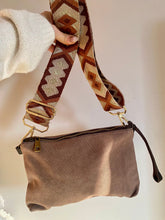 Laden Sie das Bild in den Galerie-Viewer, Bolso Mini Gisela Omamori Joyas