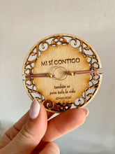 Load image into Gallery viewer, Pack Detalle de boda en madera Mi sí contigo y Pulsera