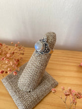 Load image into Gallery viewer, Anillo Marrakech Piedra luna Omamori Joyas
