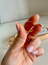 Cargar imagen en el visor de la galería, Alianza de boda Media caña Omamori Joyas