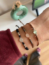 Cargar imagen en el visor de la galería, Pulsera Mikadzuki Calcedony Omamori Joyas