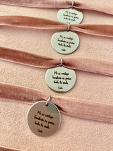 Cargar imagen en el visor de la galería, Medalla para Ramo Omamori Joyas
