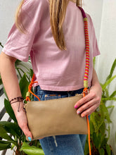Cargar imagen en el visor de la galería, Bolso Colors 124 Medium Omamori Joyas