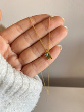 Cargar imagen en el visor de la galería, Colgante Mia Letra y piedra SMALL Omamori Joyas