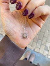 Cargar imagen en el visor de la galería, Colgante Estrella Polar