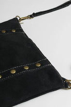 Cargar imagen en el visor de la galería, Bolso Tachuelas Medium Omamori Joyas