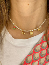Cargar imagen en el visor de la galería, Collar perlas y Charms Omamori Joyas