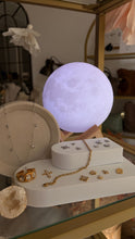 Cargar imagen en el visor de la galería, Charm Luna y Estrella con Circonita MOON Omamori Joyas