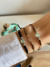 Cargar imagen en el visor de la galería, Pulsera Mikadzuki Calcedony Omamori Joyas