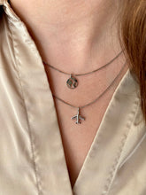 Charger l'image dans la galerie, Colgante Avión Vuelta al mundo