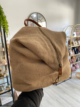 Cargar imagen en el visor de la galería, Mochila Ona Omamori Joyas