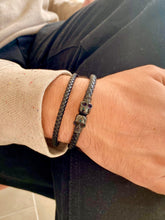 Charger l'image dans la galerie, Pulsera Doble Skull Omamori Joyas