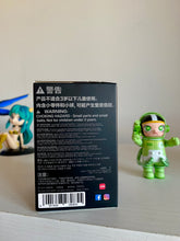 Cargar imagen en el visor de la galería, Caja sorpresa de POP MART Space Molly 100% series 3