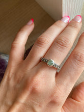 Cargar imagen en el visor de la galería, Anillo Mint Calcedony Omamori Joyas