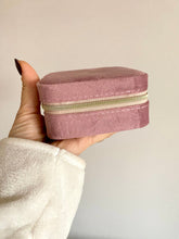 Charger l'image dans la galerie, Joyero Velvet Omamori Joyas