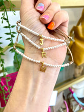 Cargar imagen en el visor de la galería, Pulsera Perlas Ajustable Omamori Joyas