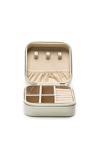 Cargar imagen en el visor de la galería, Joyero Omamori de viaje