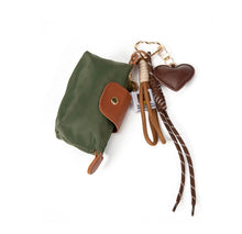 Cargar imagen en el visor de la galería, Llaveros Charms bag para bolso Omamori Joyas