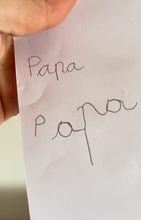 Laden Sie das Bild in den Galerie-Viewer, Colgante con la grabación de tu peque Omamori Joyas