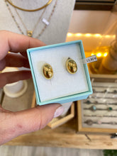 Cargar imagen en el visor de la galería, Pendientes botón Steel Omamori Joyas