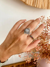 Load image into Gallery viewer, Anillo Marrakech Piedra luna Omamori Joyas