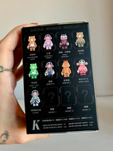 Cargar imagen en el visor de la galería, Caja sorpresa de POP MART Space Molly 100% series 3