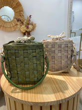 Cargar imagen en el visor de la galería, Bolso Lüa bombonera