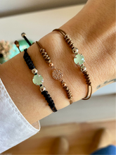 Cargar imagen en el visor de la galería, Pulsera Mikadzuki Calcedony Omamori Joyas