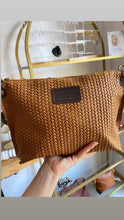 Cargar imagen en el visor de la galería, Bolso Medium Trenzado
