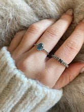 Laden Sie das Bild in den Galerie-Viewer, Anillo London Blue Omamori Joyas