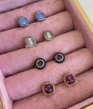 Cargar imagen en el visor de la galería, Pendientes Vintage con piedra natural y circonitas Omamori Joyas