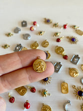Load image into Gallery viewer, Charm medalla Ángel de la guarda