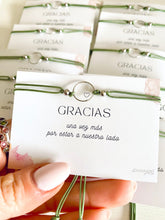 Cargar imagen en el visor de la galería, Pack Pulseras Detalle de boda con mensaje Gracias una vez más.. Omamori Joyas