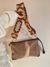 Laden Sie das Bild in den Galerie-Viewer, Bolso Mini Gisela Omamori Joyas