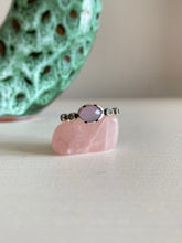Cargar imagen en el visor de la galería, Anillo Pink Quartz Vintage Omamori Joyas