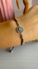 Cargar imagen en el visor de la galería, Pulsera Flor calcedonia verde agua Omamori Joyas