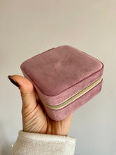 Charger l'image dans la galerie, Joyero Velvet Omamori Joyas