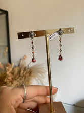Cargar imagen en el visor de la galería, Pendientes Angelina 2.0 Omamori Joyas
