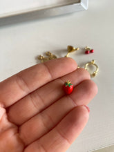 Load image into Gallery viewer, Charm Fresa Omamori Joyas