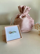 Laden Sie das Bild in den Galerie-Viewer, Anillo Calcedony Vintage Omamori Joyas