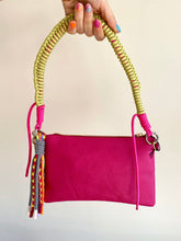 Cargar imagen en el visor de la galería, Bolso Colors 124 Medium Omamori Joyas