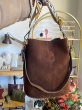 Cargar imagen en el visor de la galería, Bolso Bombonera Julia Omamori Joyas