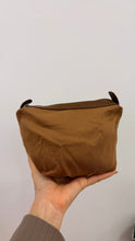 Cargar imagen en el visor de la galería, Bolso Borreguito con neceser Omamori Joyas