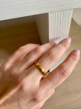 Cargar imagen en el visor de la galería, Alianza de boda Media caña Omamori Joyas