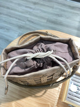 Cargar imagen en el visor de la galería, Bolso Lüa bombonera