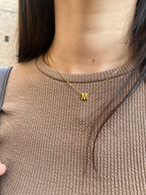 Laden Sie das Bild in den Galerie-Viewer, Colgante Inicial AC Omamori Joyas