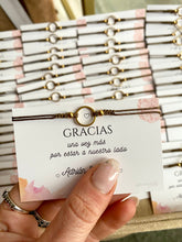 Cargar imagen en el visor de la galería, Pack Pulsera Detalle de boda Acero en tarjeta Omamori Joyas