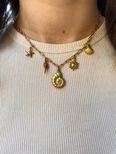 Cargar imagen en el visor de la galería, Variedad de Charms Omamori Joyas