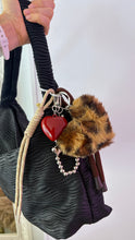 Cargar imagen en el visor de la galería, Llaveros Charms bag para bolso Omamori Joyas