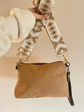 Laden Sie das Bild in den Galerie-Viewer, Bolso Mini Gisela Omamori Joyas